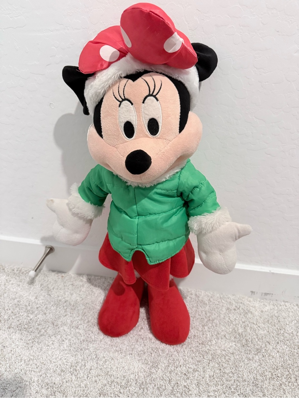 Disney Minnie Mouse Holiday Door Greeter
